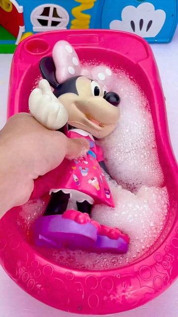 Satisfying Miniature mickey mouse soak in the bath ASMR #asmr #shortvideo #disney #mickeymouse смотреть онлайн