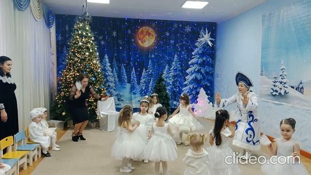 Новогодние утренники. Средняя группа смотреть онлайн