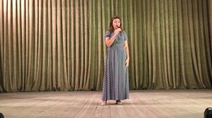 "Букет цветов из Ниццы", исполняет Инна Габбасова.