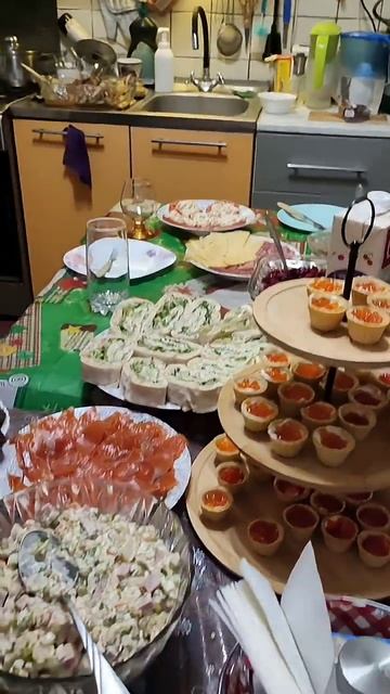 С Новым Годом 2026!!! ✨☺️это семейный праздник. Старая семейная традиция собираться ✨всем вместе смотреть онлайн