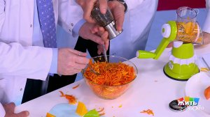 В "Жить здорово!" показали, как сделать салат от морщин