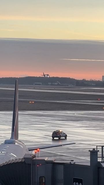 Необычайно красивый рассвет в Москве