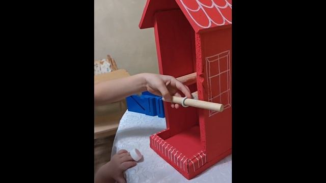 Кормушка для птиц смотреть онлайн