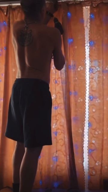 ГДЕ КОШЕЧКА?! ЧТО С НЕЙ? ОНА СЛИШКОМ МНОГО БАЛОВАЛАСЬ... ОЛЕГ МОНГОЛ РАБОТАЕТ, ВАЛЯ СНИМАЕТ смотреть онлайн