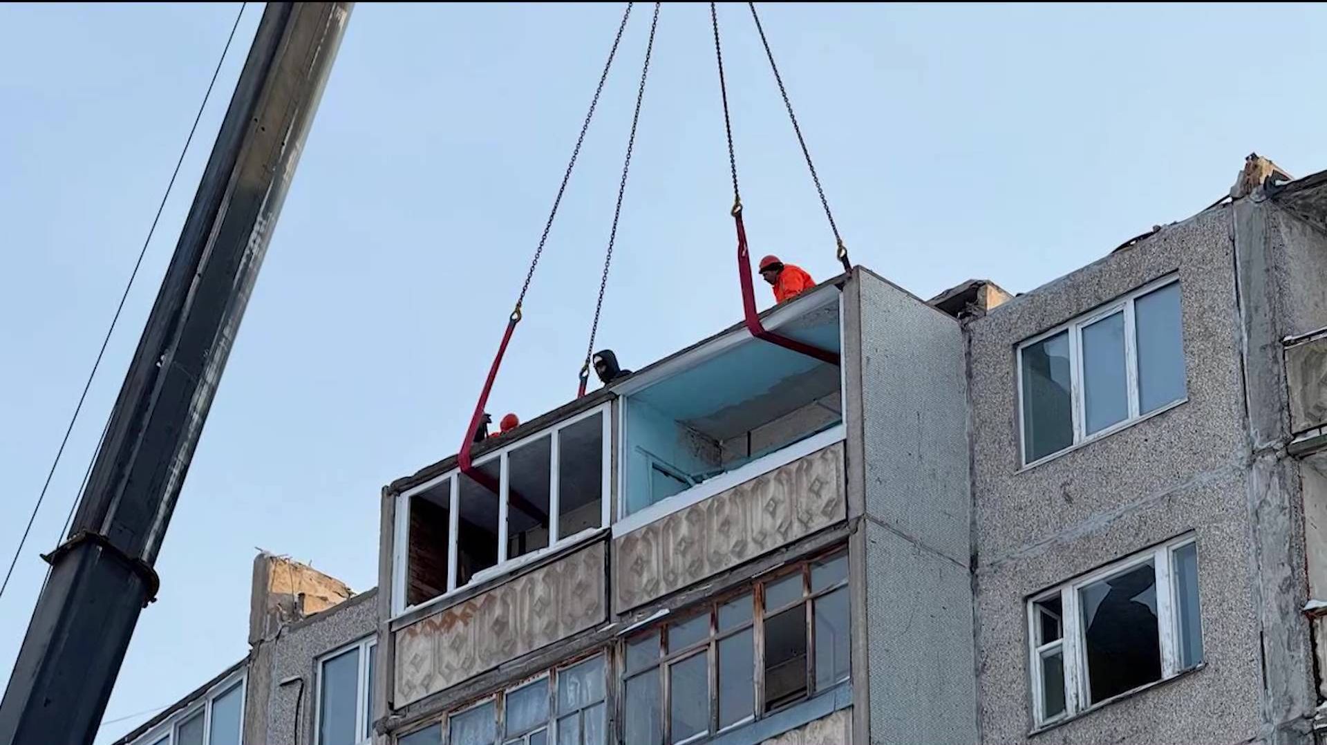 В Уфе начали разбирать аварийный подъезд девятиэтажного дома на улице Маршала Жукова смотреть онлайн