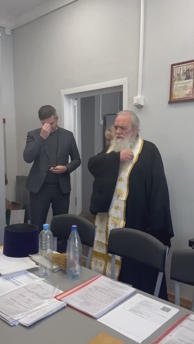 Наш настоятель духовно окормляет СОШ  17