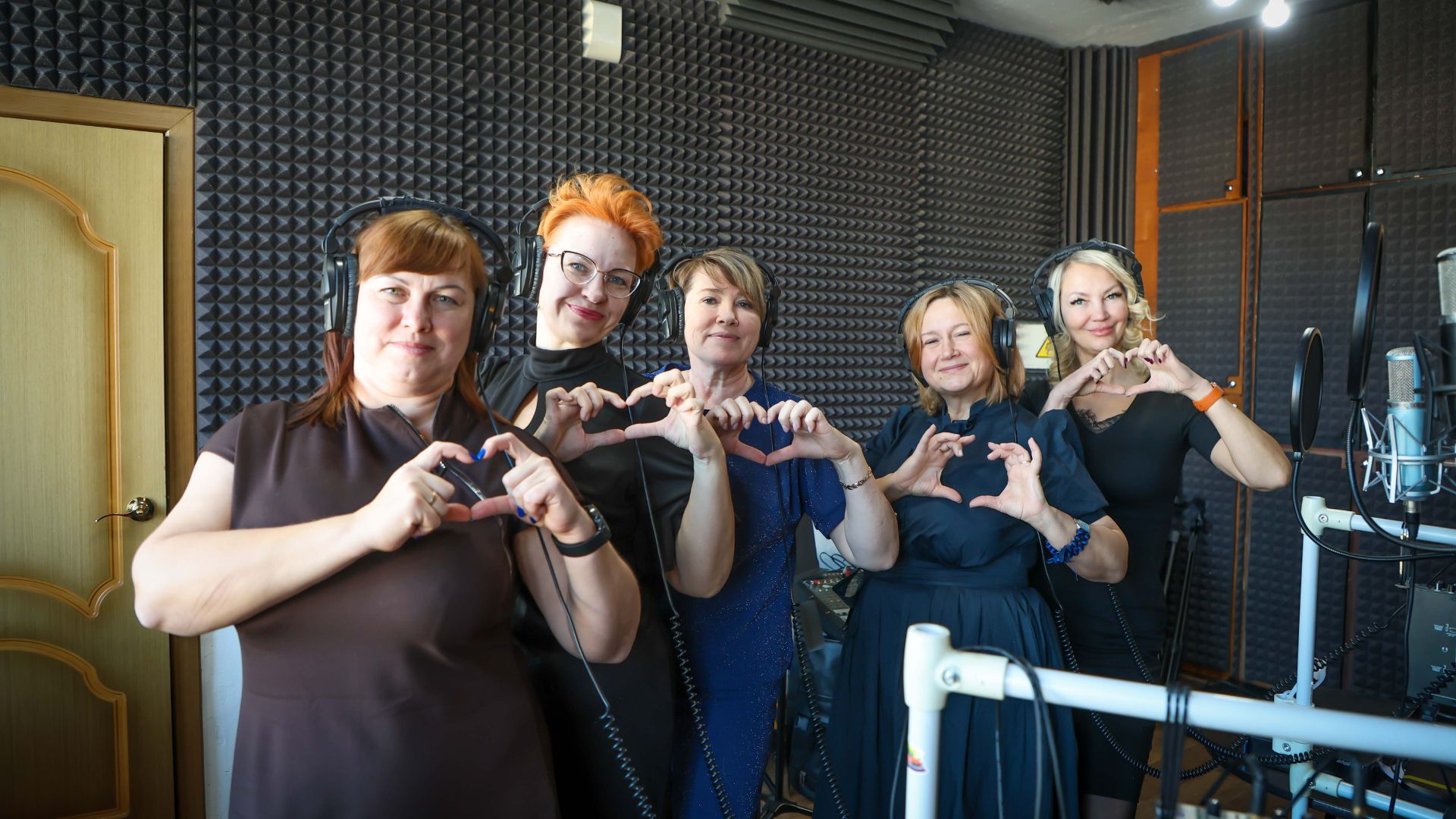 Музыкальное поздравление с Новым годом смотреть онлайн