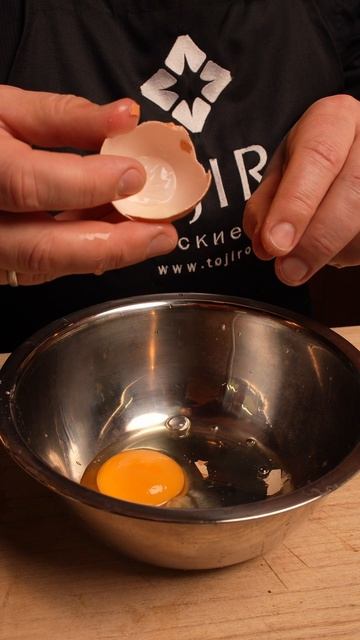 Осколки скорлупы в Миске смотреть онлайн