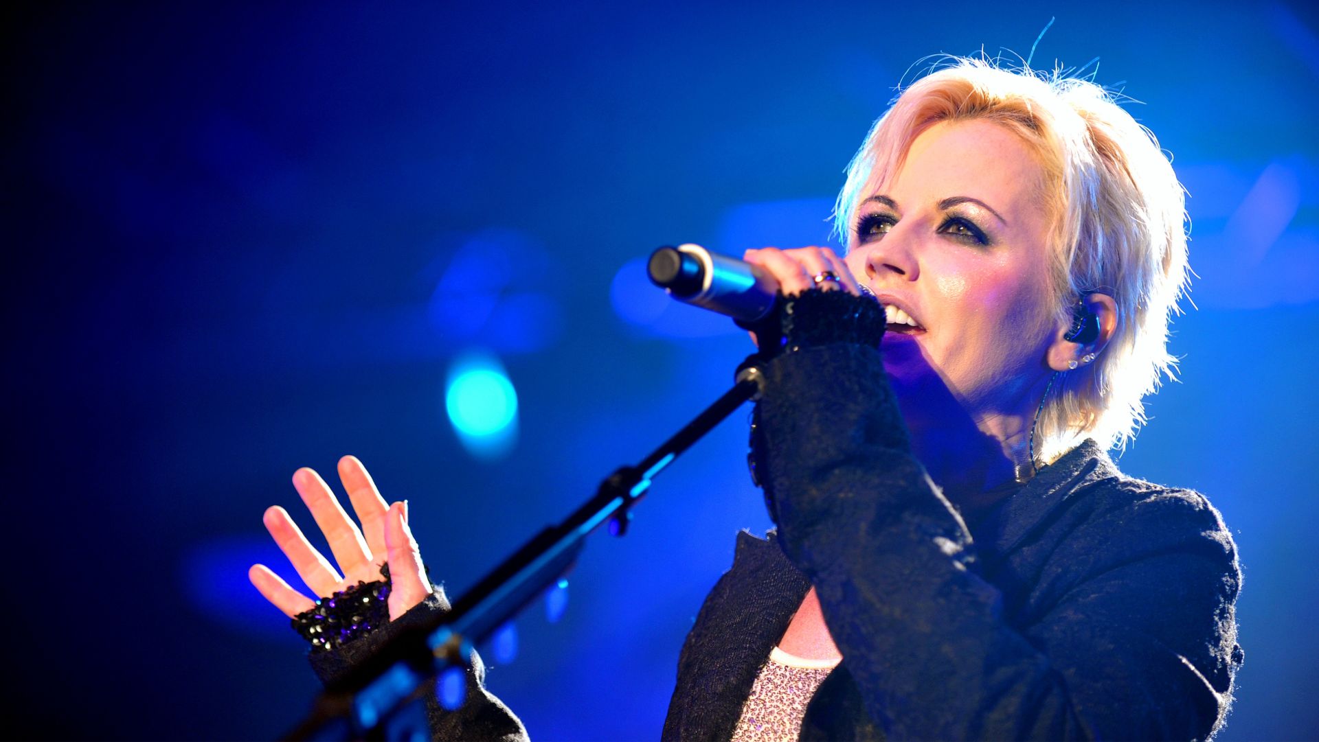 Zombie 🎙 The Cranberries /Долорес О’Риордан/ смотреть онлайн