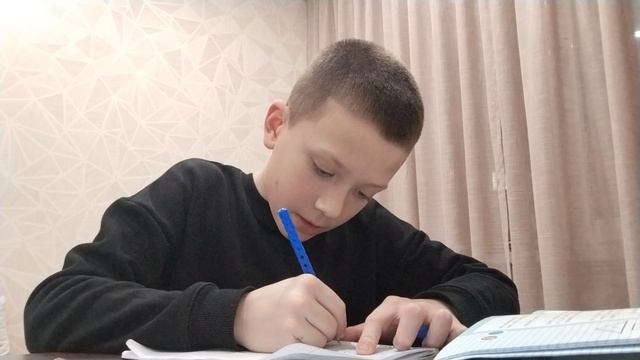 Делаю домашние задания
По математике смотреть онлайн