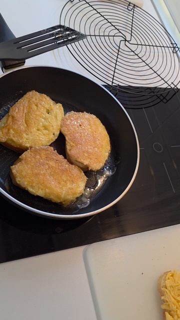 горячие бутерброды с сыром и яйцом смотреть онлайн