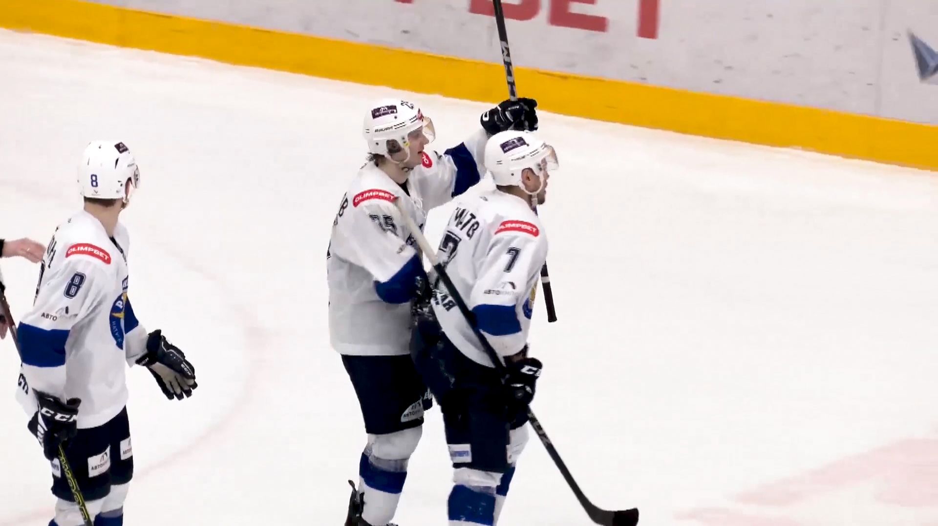 ХК «Рязань-ВДВ» успешно завершил гостевую серию смотреть онлайн