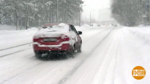 Водителей предупредили о последствиях за поездку с сугробом на капоте