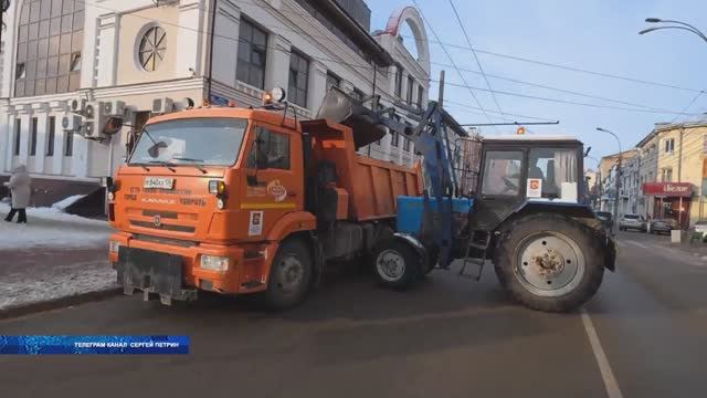 В Воронеже тротуары и дворы покрыты льдом. Резко возрос травматизм смотреть онлайн