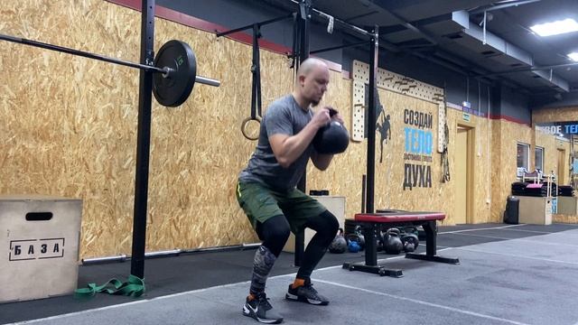 Становая тяга гири + гоблет присед / Kettlebell Deadlift To Goblet Squat смотреть онлайн
