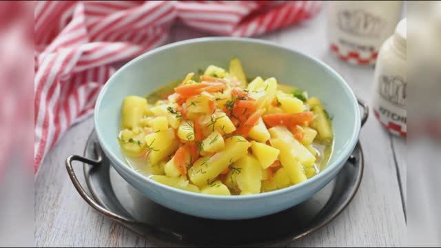 🍲 Тушёная картошка по-домашнему: получается особенно мягкой и ароматной на курином бульоне смотреть онлайн