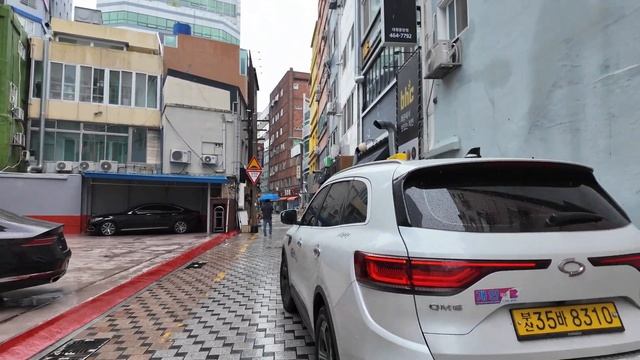 Южная Корея. Дождливая прогулка по Пусану в формате 4К смотреть онлайн