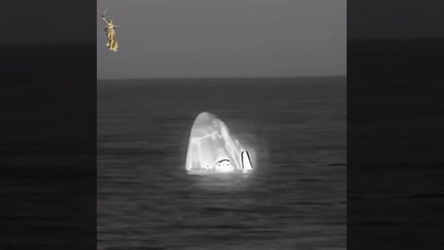 Корабль Crew Dragon с россиянином Олегом Платоновым досрочно вернулся на Землю. смотреть онлайн