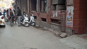 Тяжела жизнь у этих простых людей..