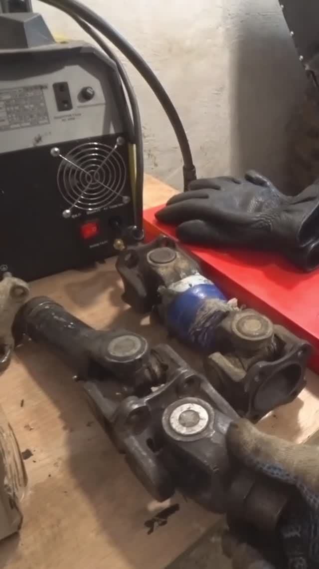 Шарнир Гука своими руками: простая механика гениального решения! смотреть онлайн