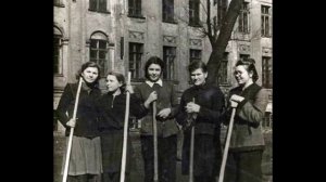 "ТИХИЙ ВЕЧЕР"... (Фото группы ЛЕНИНГРАДЕЦ) - Поёт Александра ТИМОШАЕВА)