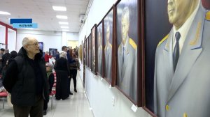 Около трёх десятков картин разных периодов творчества привёз в Нальчик известный художник