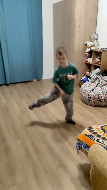 Мама шыла мне штаны из берёзовый кары