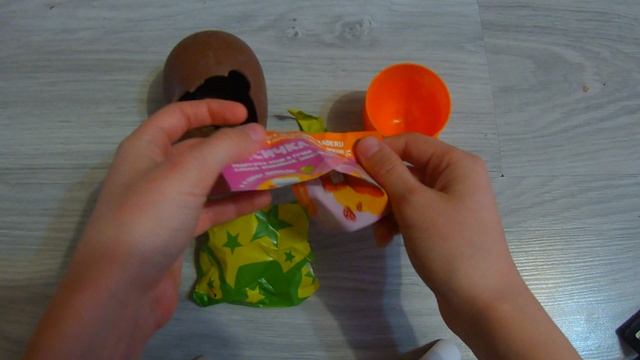 Распаковка большого шоколадного яйца Шоки Токи коллекция Мимимишки, киндер яйцо с сюрпризом смотреть онлайн