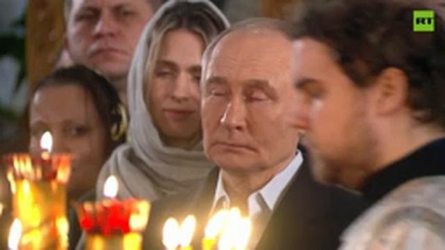 Владимир Владимирович Путин встретил Рождество в храме Христа Спасителя смотреть онлайн