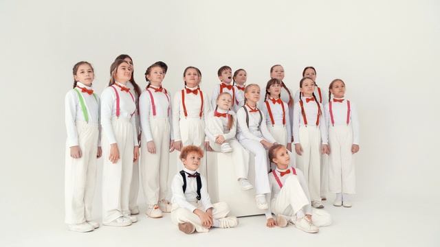 Ты просто слушай. Слова Полины Виноградовой, музыка Елены Сокольской, хор "Селена" смотреть онлайн