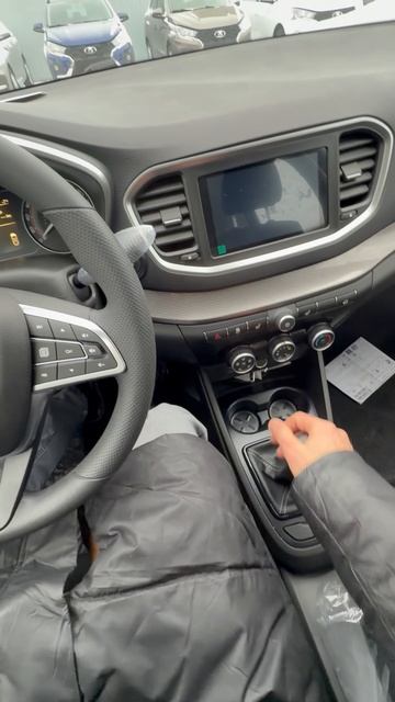 2025 LADA VESTA смотреть онлайн