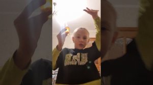 Ем то что я купила в ларьке ларьке