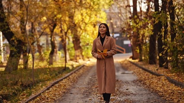 У природы нет плохой погоды 🍁_ Песня из кинофильма «Служебный роман» _ Алиса Фрейндлих _ Эркай смотреть онлайн