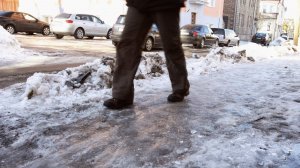 УПАЛ, ОЧНУЛСЯ - ГИПС