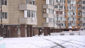 Кто виноват, если во дворе каток?