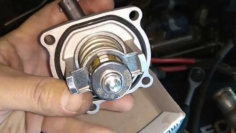 Замена термостата Opel Astra H смотреть онлайн