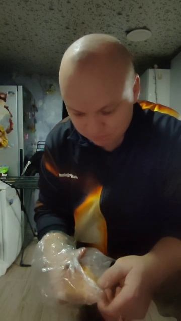 Мне стыдно, что не сдержался🙈 И дела в гору пошли, после пирогов 😁🥰 #пирожки #пирожкискапустой # смотреть онлайн