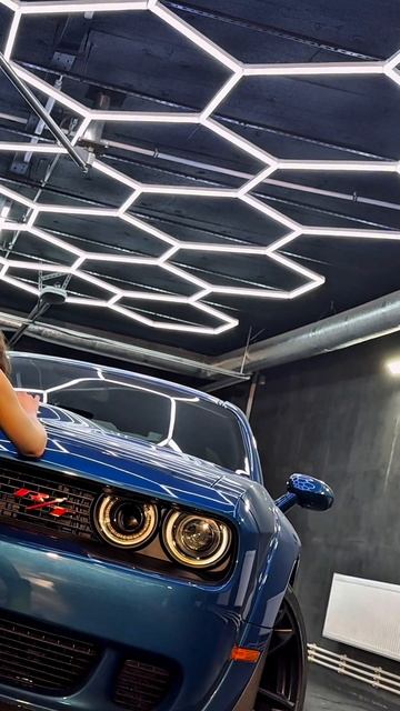 Мы не скажем вам, что это, но вам понравится. Хороших выходных :) смотреть онлайн