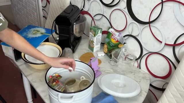 НОВОГОДНИЕ КАНИКУЛЫ ЗАКОНЧИЛИСЬНАЧИНАЮ РАЗБОР ЗАВАЛОВ НА КУХНЕ смотреть онлайн