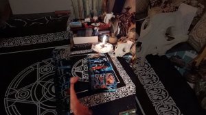 Чистка и расклад на картах Таро от энергетических Вампиров.