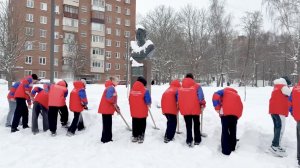 «Снежный десант» в сквере Бориса Громцева