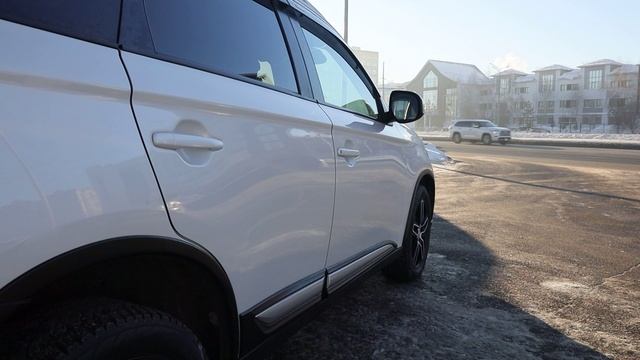 Mitsubishi Outlander смотреть онлайн