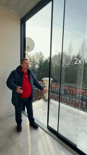 Раздвижной балкон в пол в спальне загородного дома смотреть онлайн