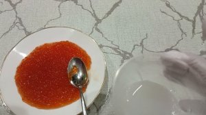Как отличить настоящую икру от подделки. Простой способ.