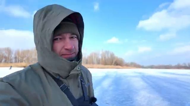 ВОТ ЭТОТ ПОВОРОТ НАС ПОРАДОВАЛ❗❗❗ КАРАСЯКИ 🎣 В ЛУНКУ НЕ ЛЕЗЛИ❌ смотреть онлайн