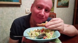 Мукбанг. Так вкусно, что я замяукал.