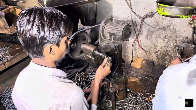 Производство кикстартеров мотоциклов. Пакистан смотреть онлайн