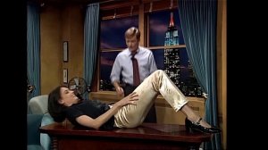 Фамке Янссен сводит Конана с ума своими бёдрами | «Поздняя ночь с Конаном О’Брайеном»