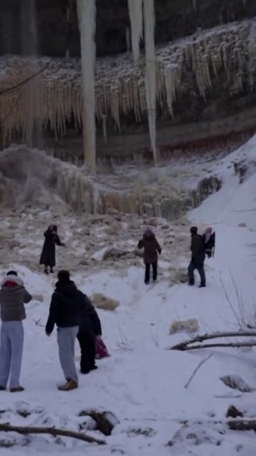 Обрушение льда произошло на замёрзшем водопаде 10 января в уезде Ида-Вирумаа, Эстония