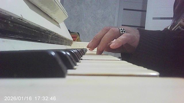 Пианино: импровизация Am/Dm/F/G смотреть онлайн